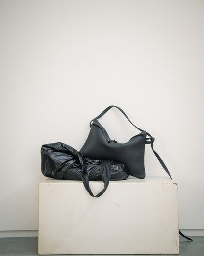 -Re:order- Unbuckle leather Bag (1color)