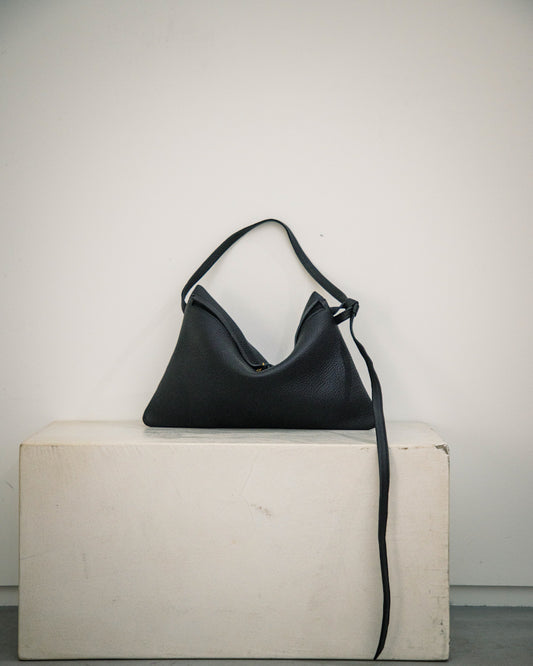 -Re:order- Unbuckle leather Bag (1color)